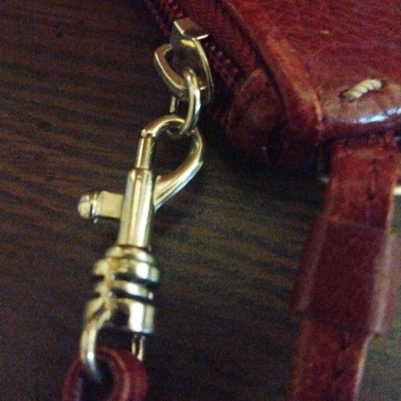 Fossil Wristlet Genuine Leather Coin Holder Style Deep Wine Red Zipper Top - Picture 5 of 8